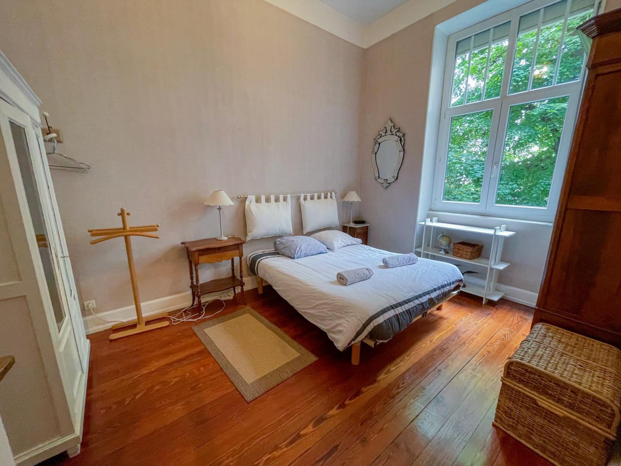 De Standing 200m² Apartment *