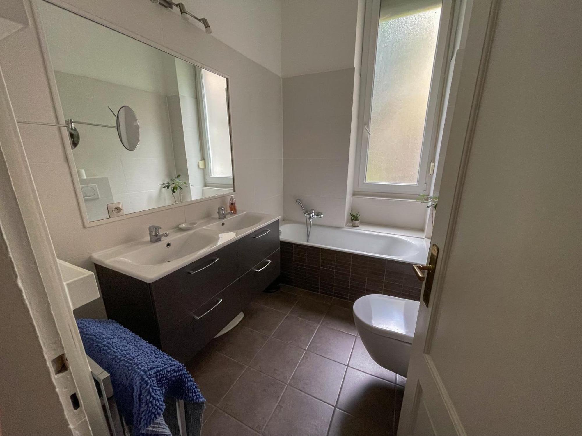 De Standing 200m² Apartment